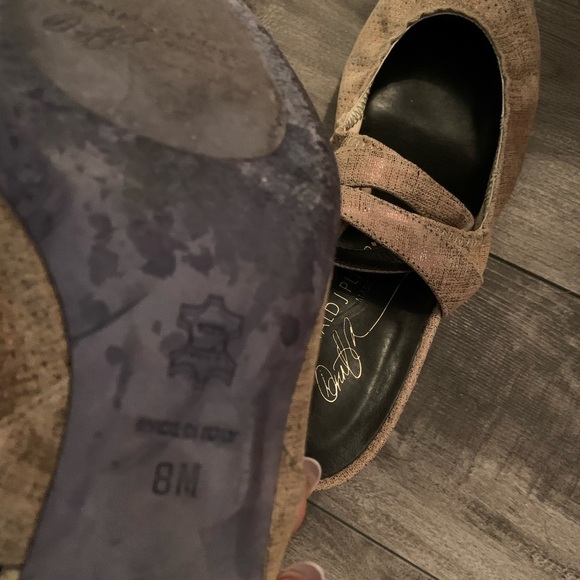 Donald J pliner Italian small heal soft leather shoes size 8 - Picture 13 of 13